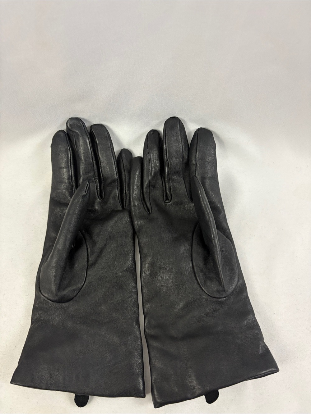 Dillards Womens Black Genuine Leather Gloves Size Medium Cashmere Lining - Picture 3 of 4